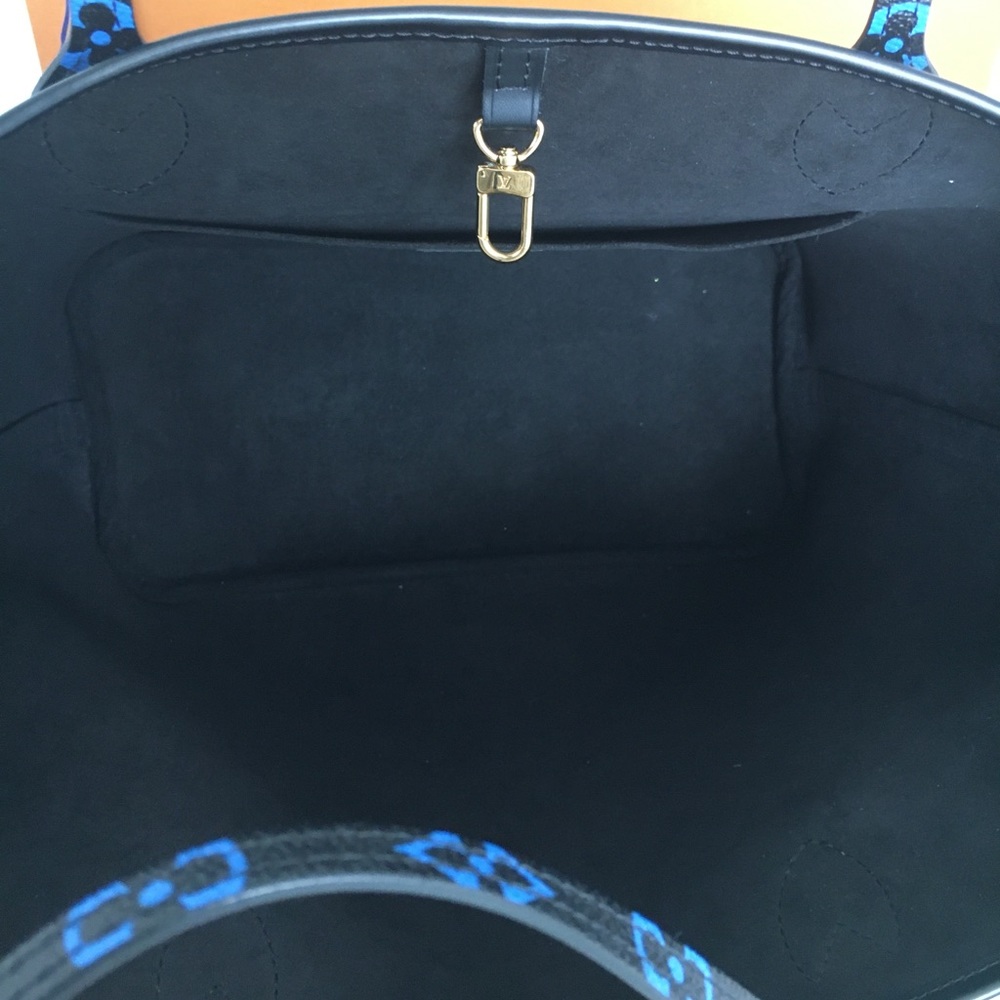 🌹❌SOLD❌ 🌹HOST PICK LV Ltd. Ed. Race Neverfull MM - Picture 7 of 8